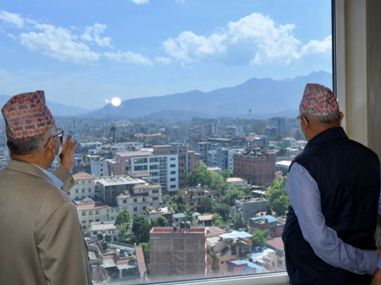 केपी ओली र माधव नेपाललाई विष्णु रिजालकाे १४ बुँदे ध्यानाकर्षण, 'युवालाई पार्टी फुटाएर हाेइन, जुटाएर दिनाेस्'